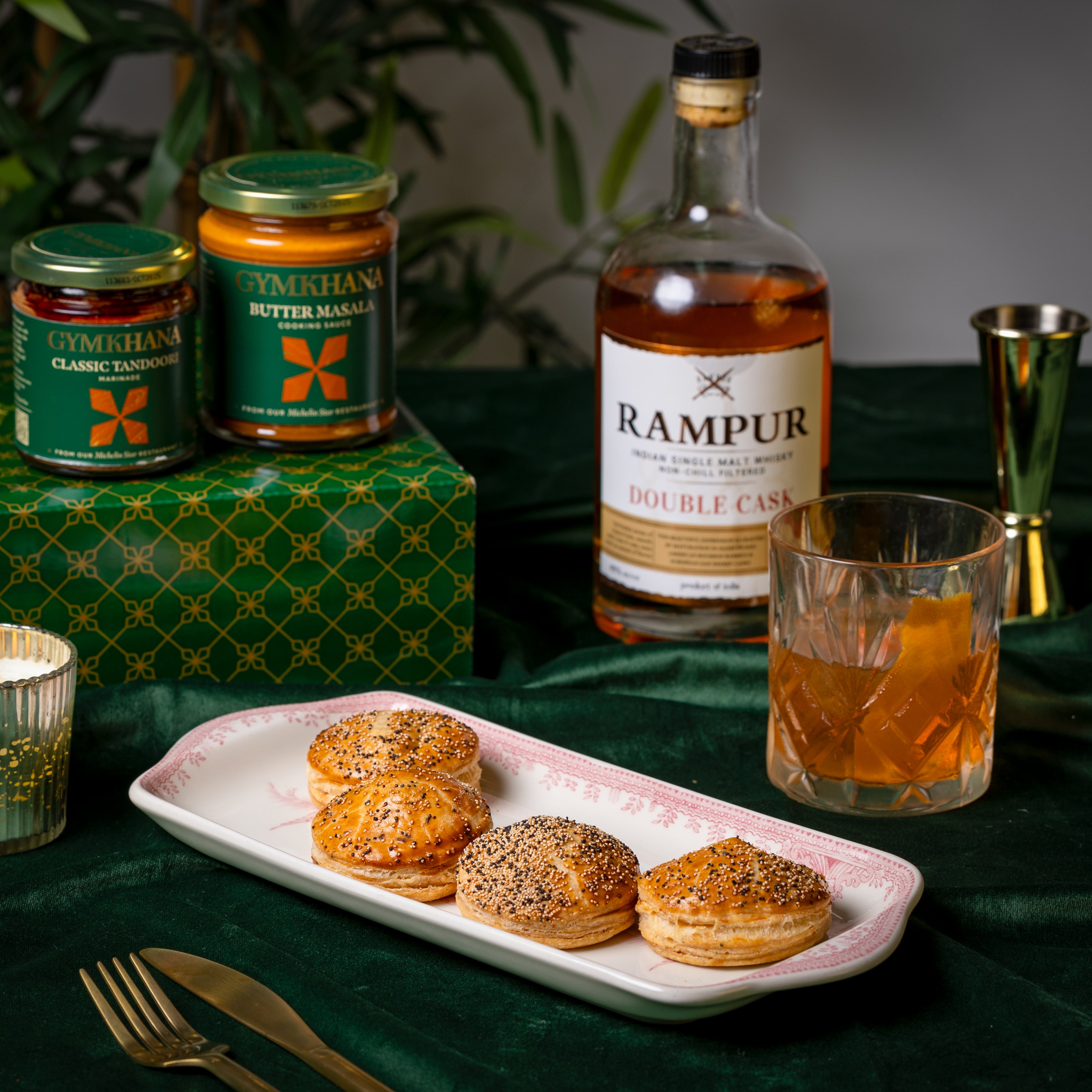 Mini Butter Masala Chicken Puffs